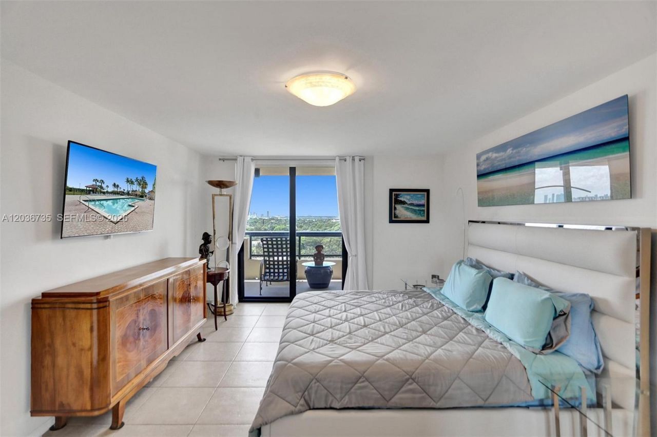 2555 Collins Ave, Unit 1508, Miami Beach, FL 33140 Photo