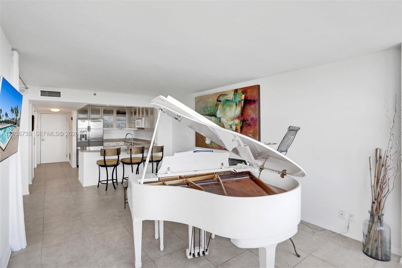 2555 Collins Ave, Unit 1508, Miami Beach, FL 33140 Photo