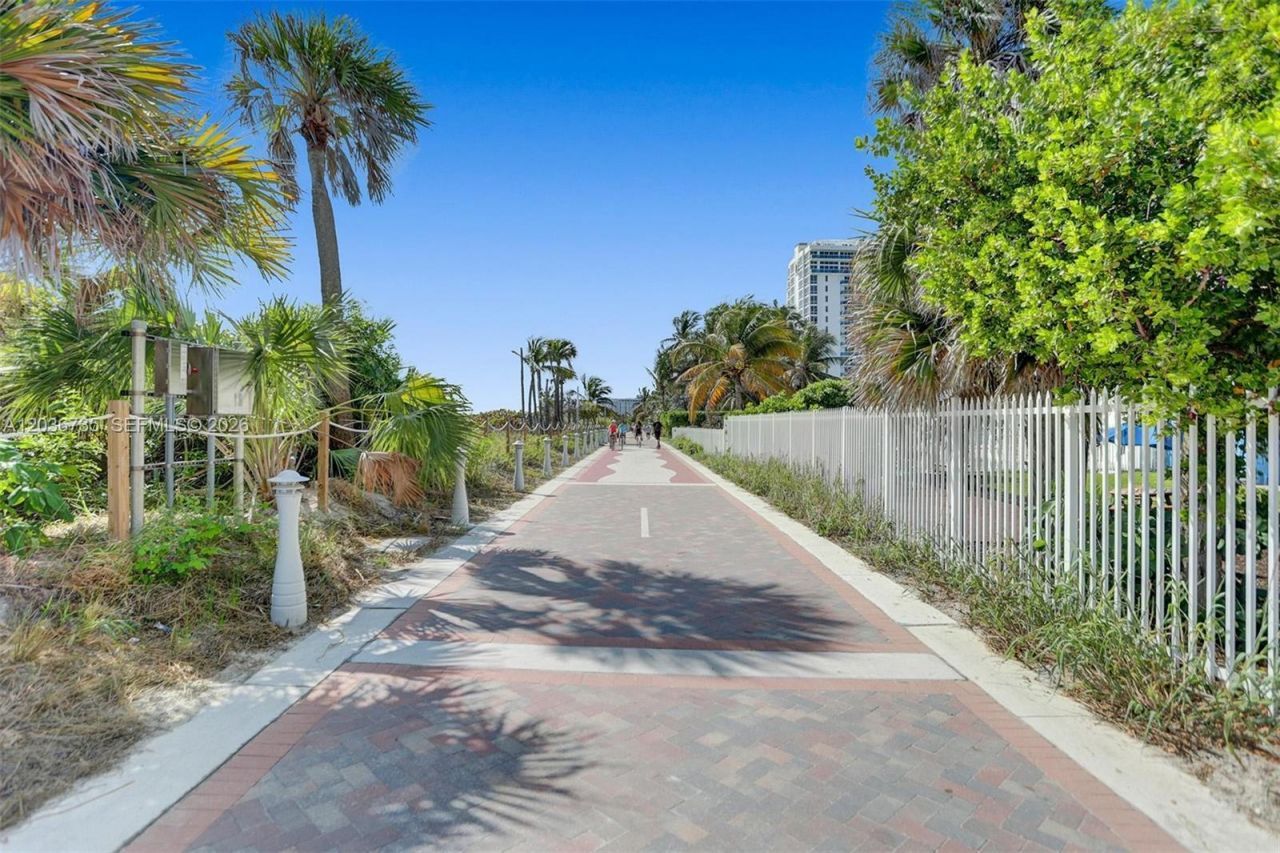 2555 Collins Ave, Unit 1508, Miami Beach, FL 33140 Photo