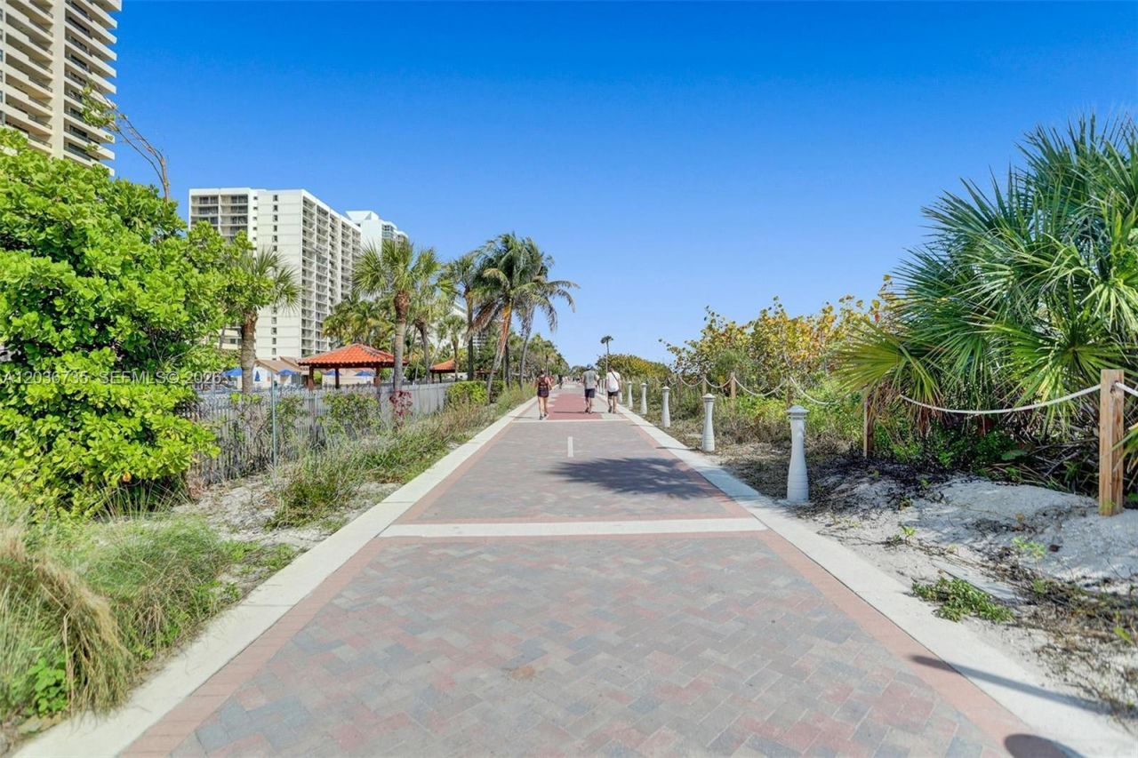 2555 Collins Ave, Unit 1508, Miami Beach, FL 33140 Photo