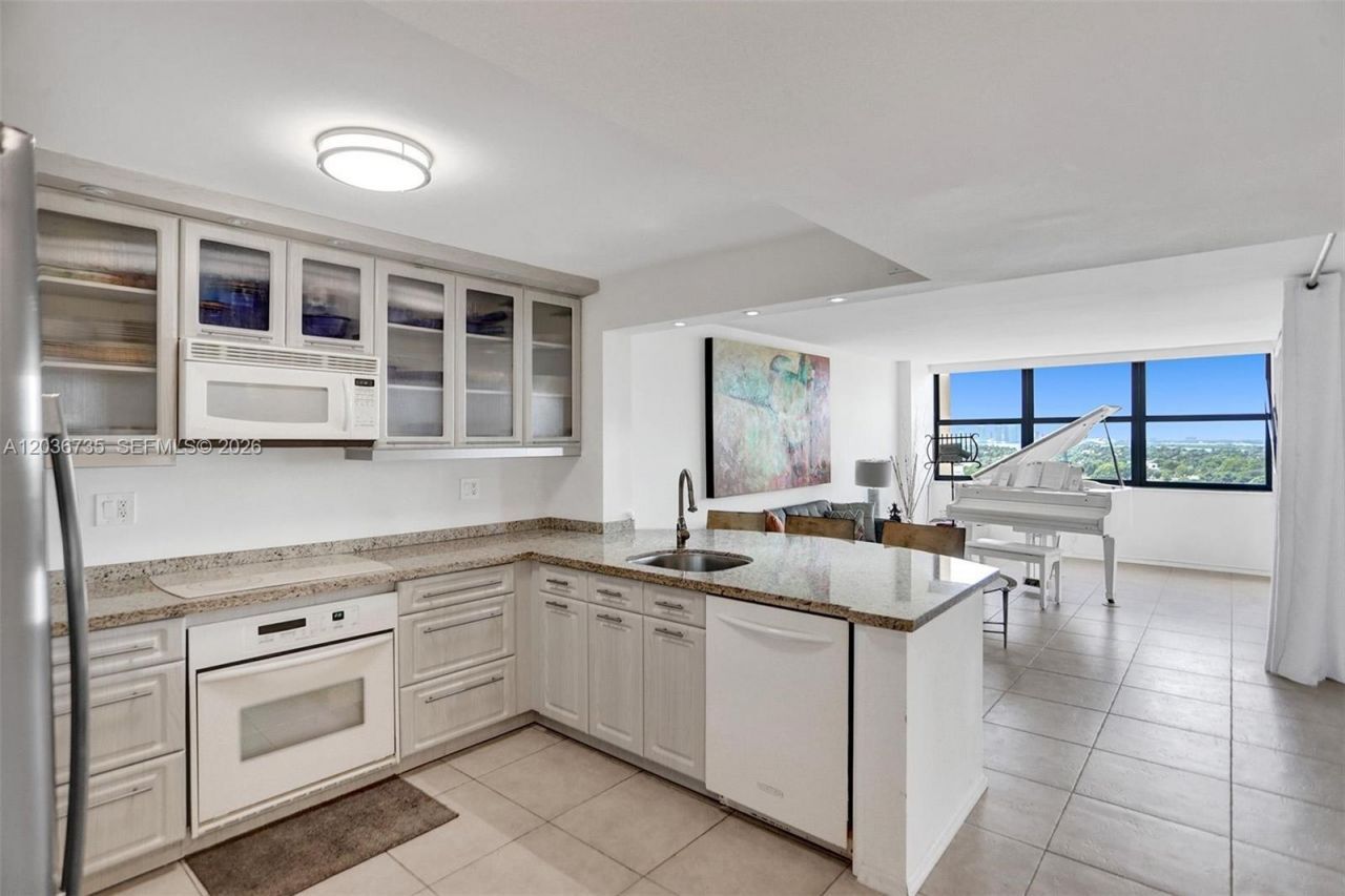2555 Collins Ave, Unit 1508, Miami Beach, FL 33140 Photo