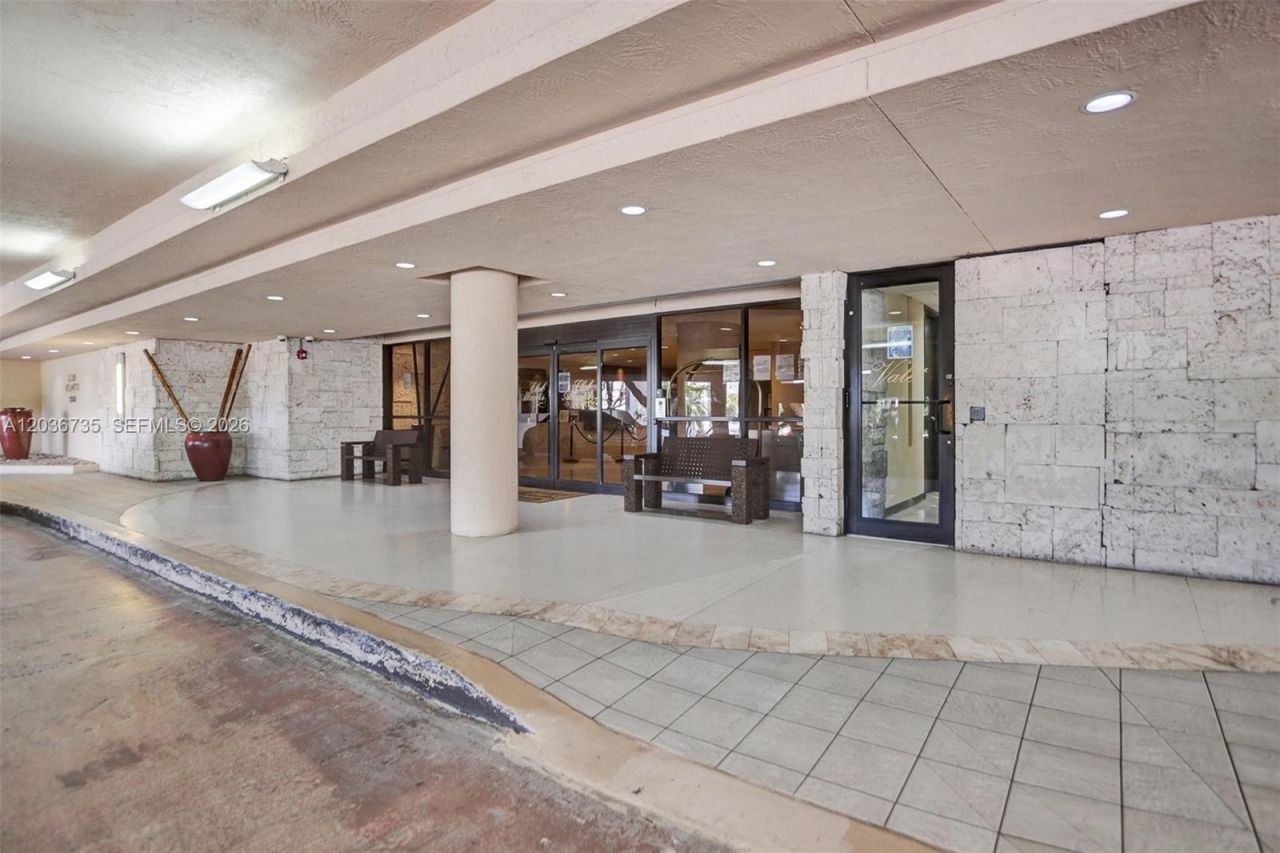 2555 Collins Ave, Unit 1508, Miami Beach, FL 33140 Photo