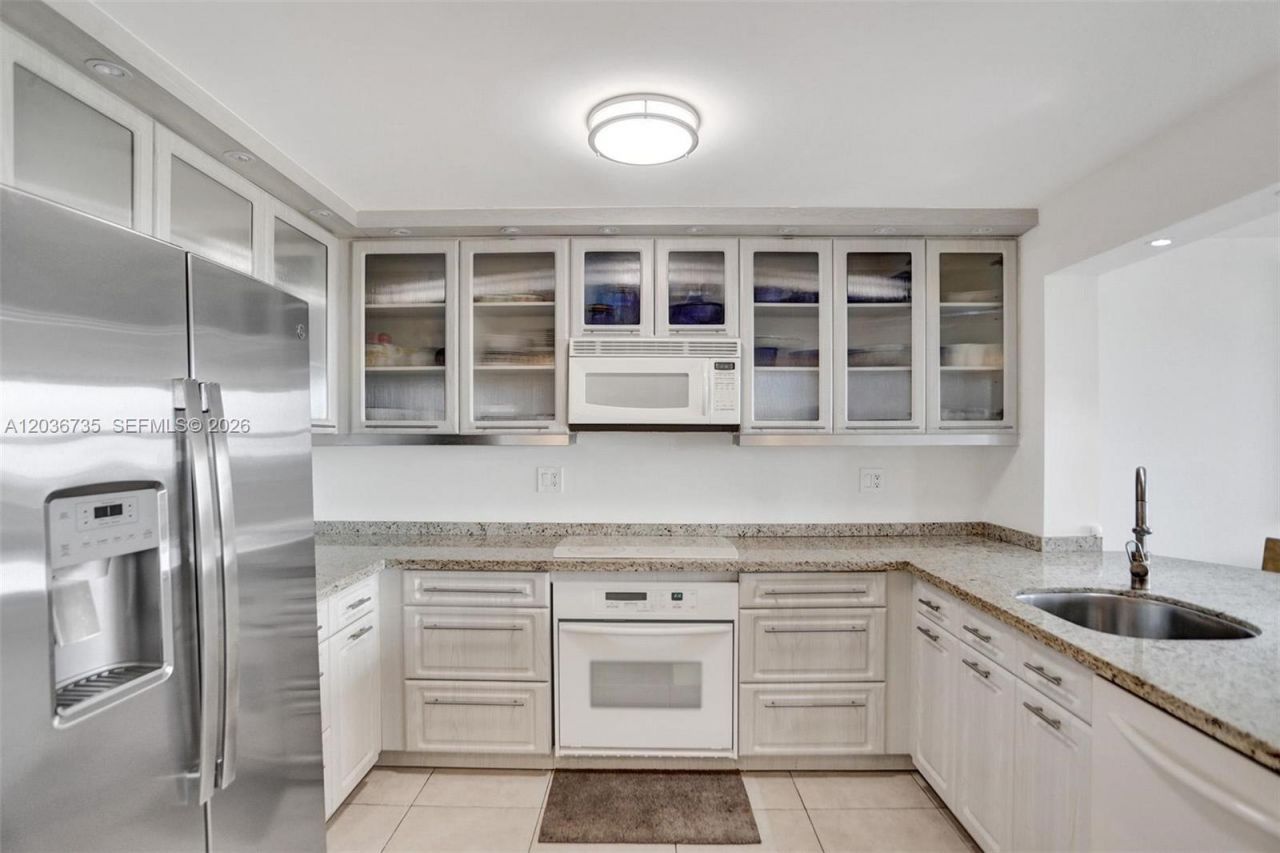 2555 Collins Ave, Unit 1508, Miami Beach, FL 33140 Photo