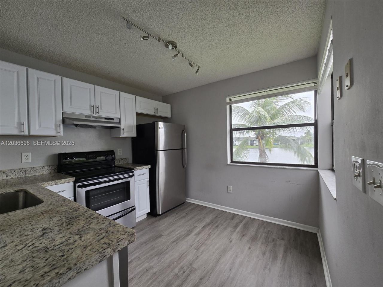 1024 S Independence Dr, Unit 1024E, Homestead, FL 33034 Photo