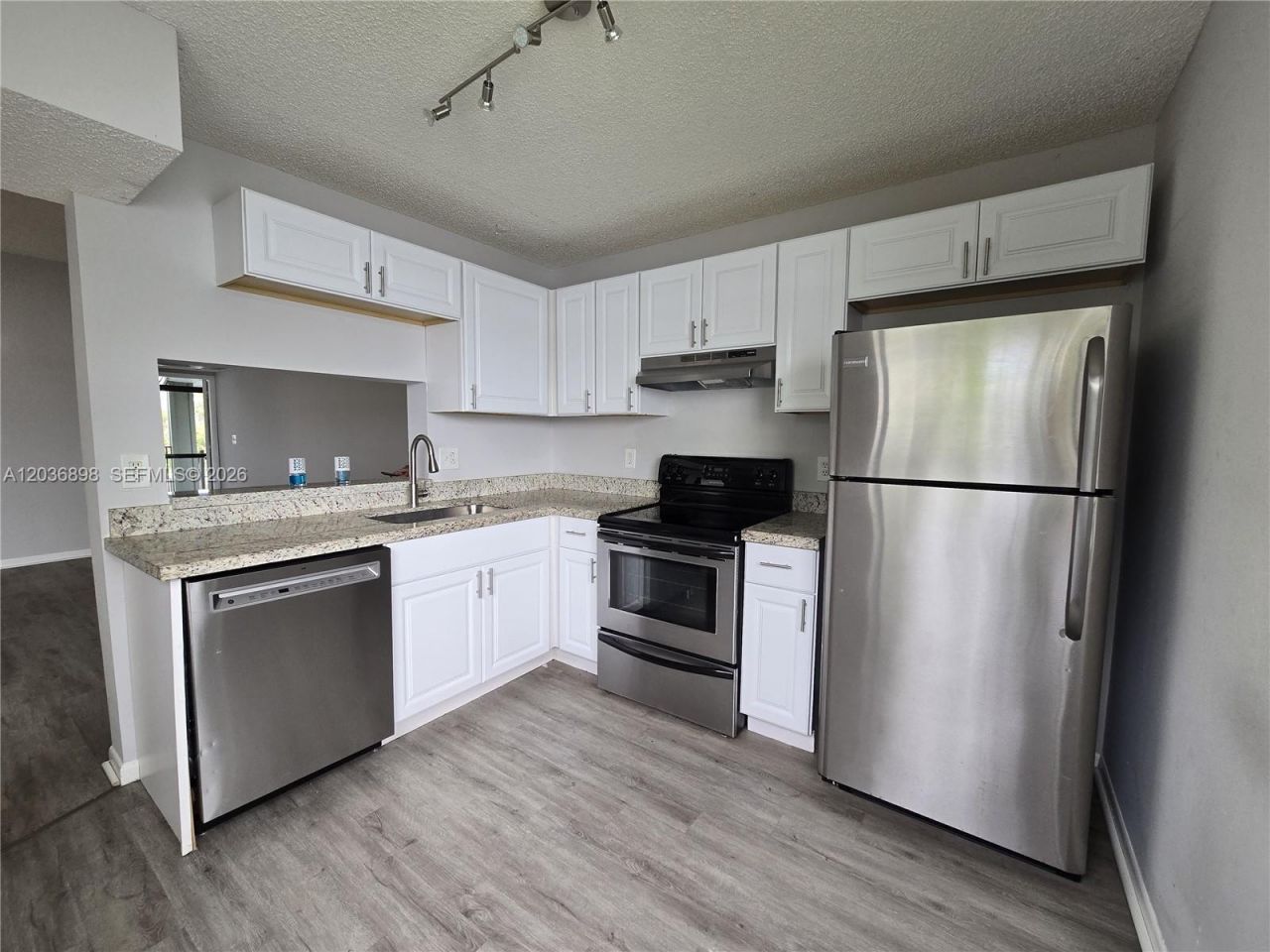 1024 S Independence Dr, Unit 1024E, Homestead, FL 33034 Photo