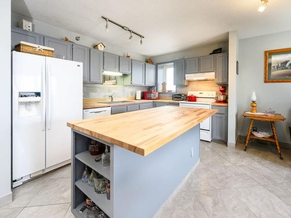 300 Walnut Street, Unit 1301, Des Moines, IA 50309