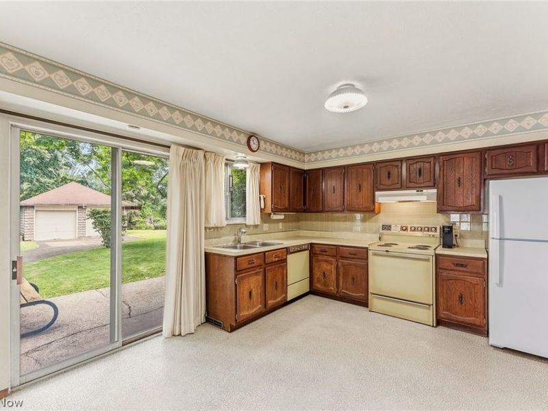 21820 Mastick Road, Fairview Park, OH 44126 Photo 20