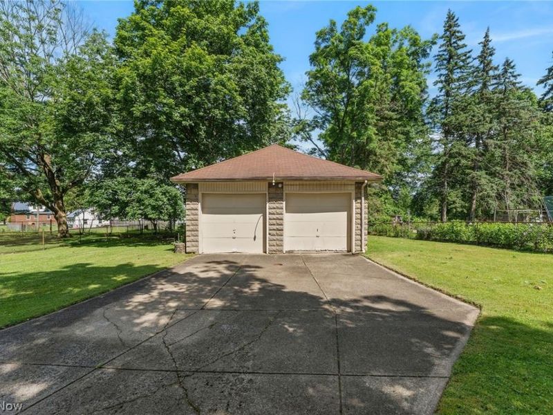 21820 Mastick Road, Fairview Park, OH 44126 Photo 3
