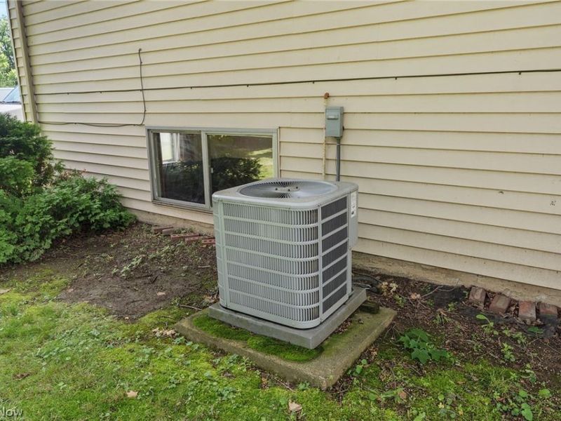 21820 Mastick Road, Fairview Park, OH 44126 Photo 35