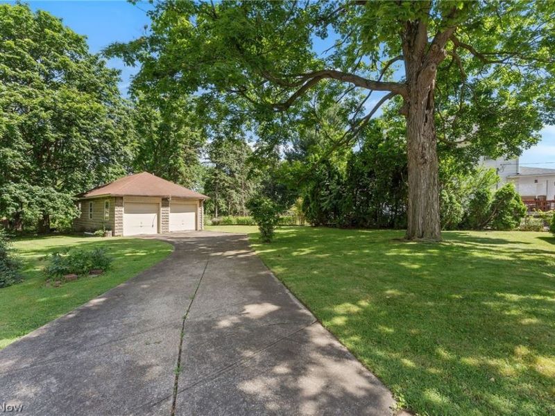 21820 Mastick Road, Fairview Park, OH 44126 Photo 5