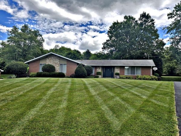 2082 Stowe Drive, Springfield, OH 45505