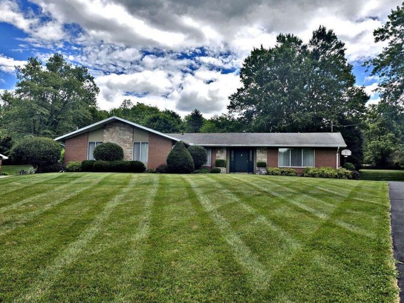 2082 Stowe Drive, Springfield, OH 45505 Photo 1