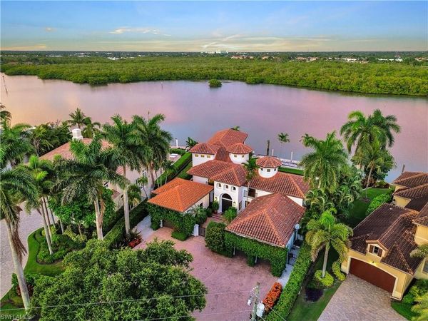 2535 Tarpon RD, NAPLES, FL 34102