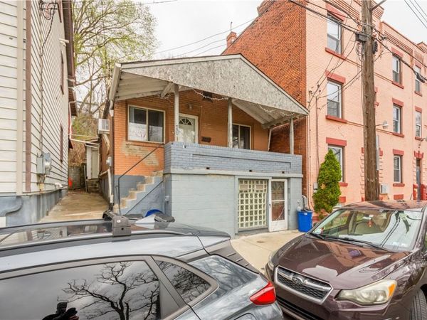 63 Lawn St , Pittsburgh, PA 15213