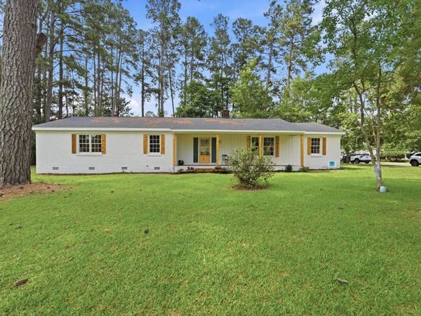 302 Azalea Dr., Mullins, SC 29574