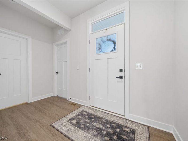 6877 Harrington Court Avenue NE, Canton, OH 44721 Photo 3