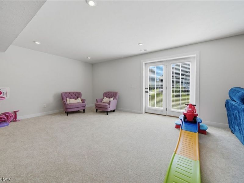 6877 Harrington Court Avenue NE, Canton, OH 44721 Photo 42