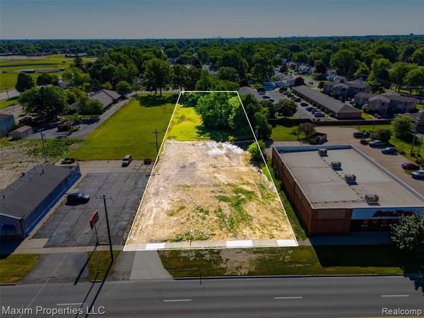 6248 Middlebelt Road , Garden City, MI 48135