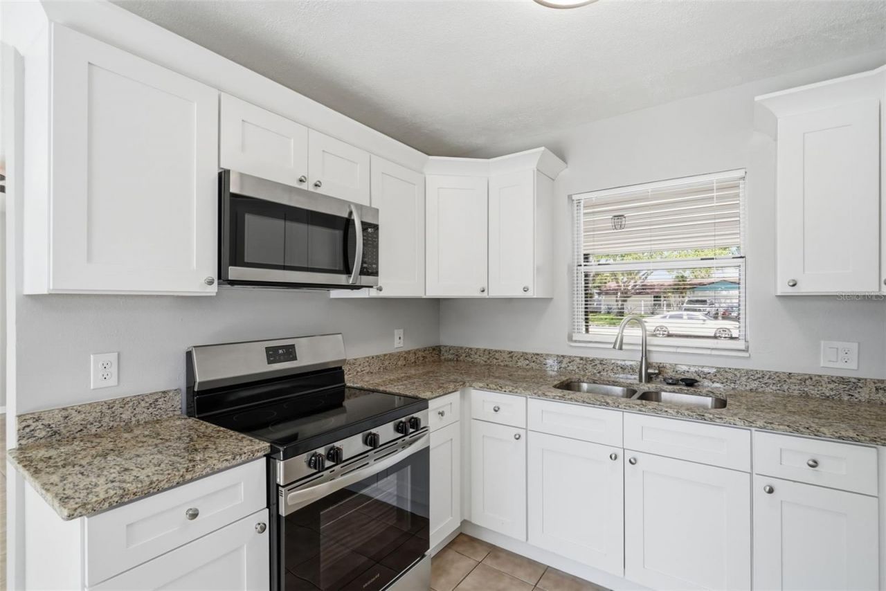 3934 Helena Street Ne, Saint Petersburg, FL 33703 Photo