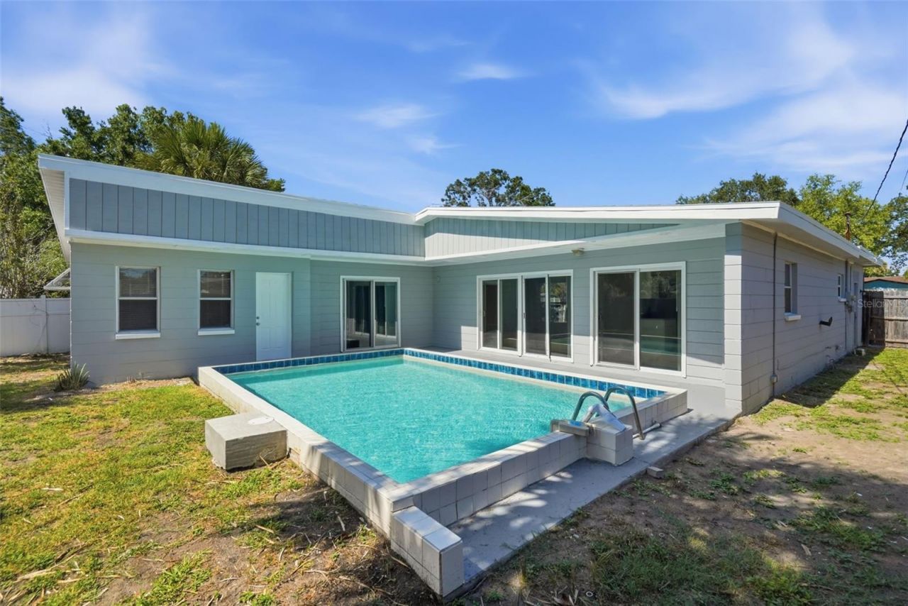 3934 Helena Street Ne, Saint Petersburg, FL 33703 Photo