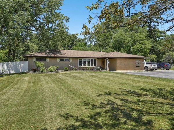 1476 W Sterns , Temperance, MI 48182