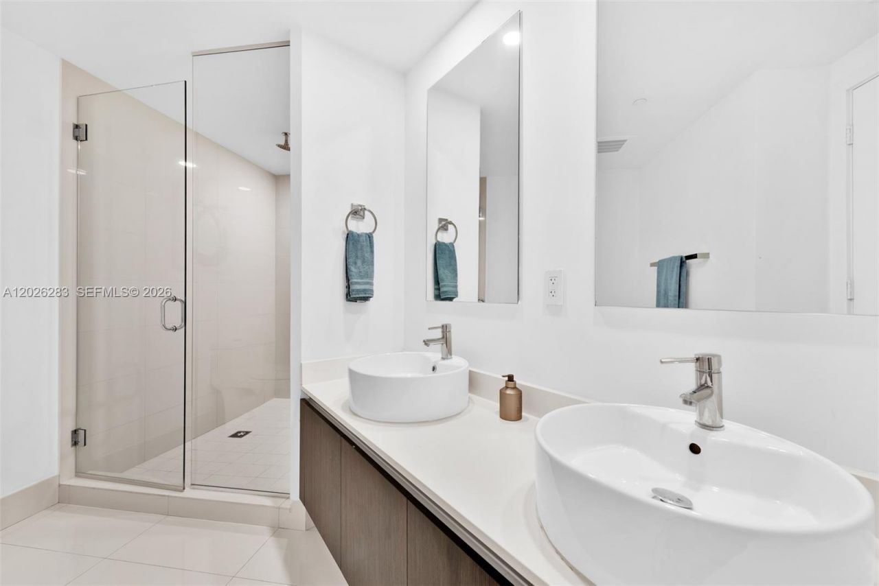 121 NE 34th St , Unit L304, Miami, FL 33137 Photo