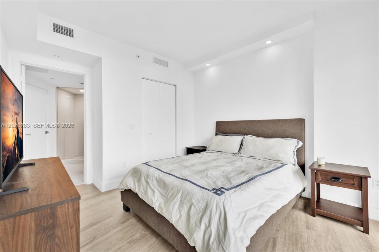 121 NE 34th St , Unit L304, Miami, FL 33137 Photo
