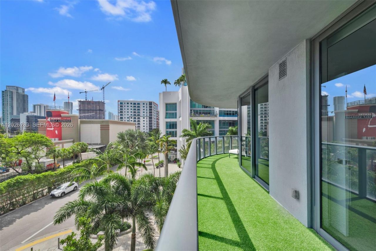 121 NE 34th St , Unit L304, Miami, FL 33137 Photo