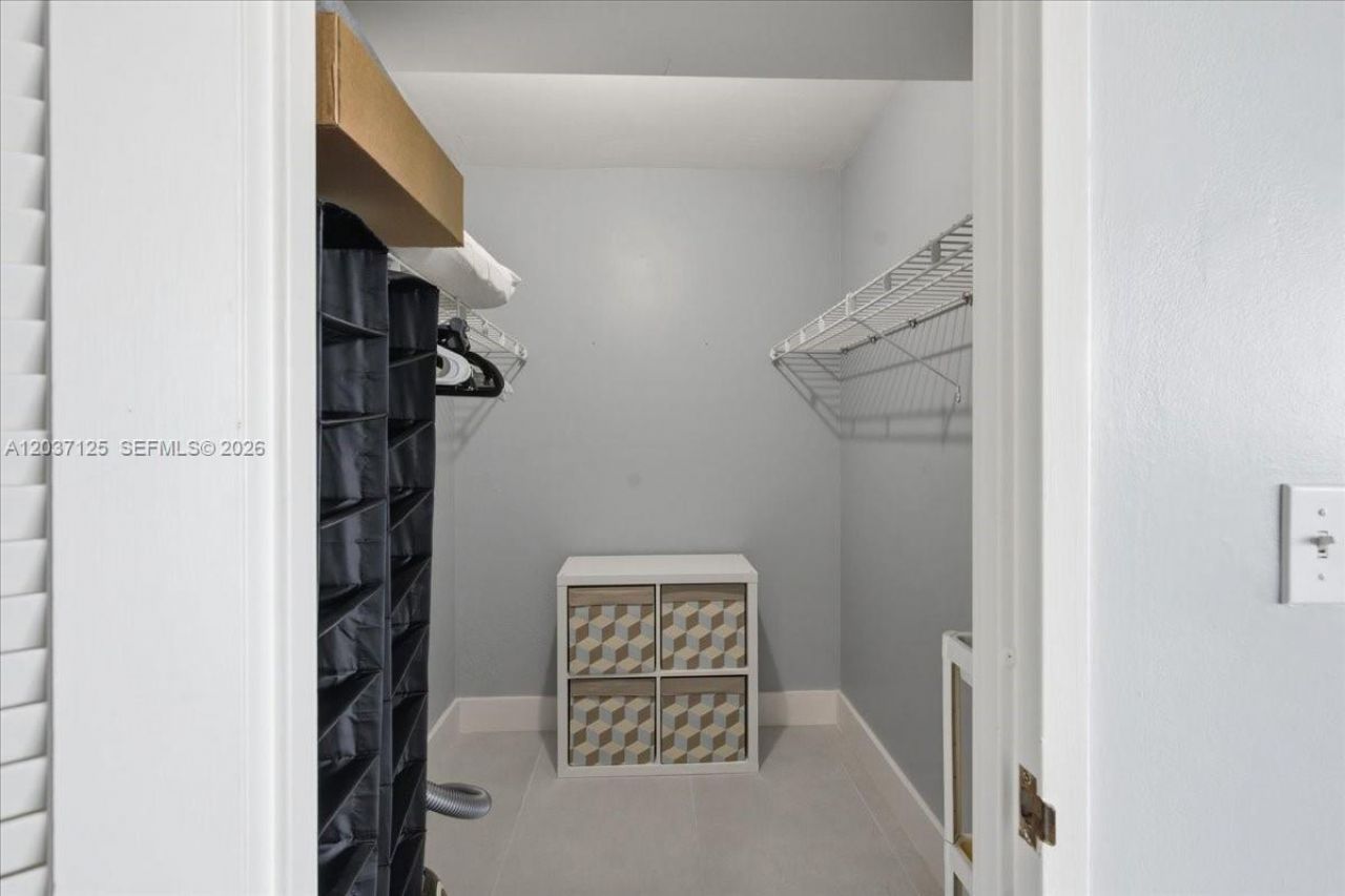 2899 Collins Ave , Unit 1022, Miami Beach, FL 33140 Photo