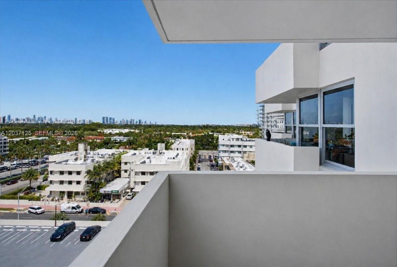 2899 Collins Ave , Unit 1022, Miami Beach, FL 33140 Photo