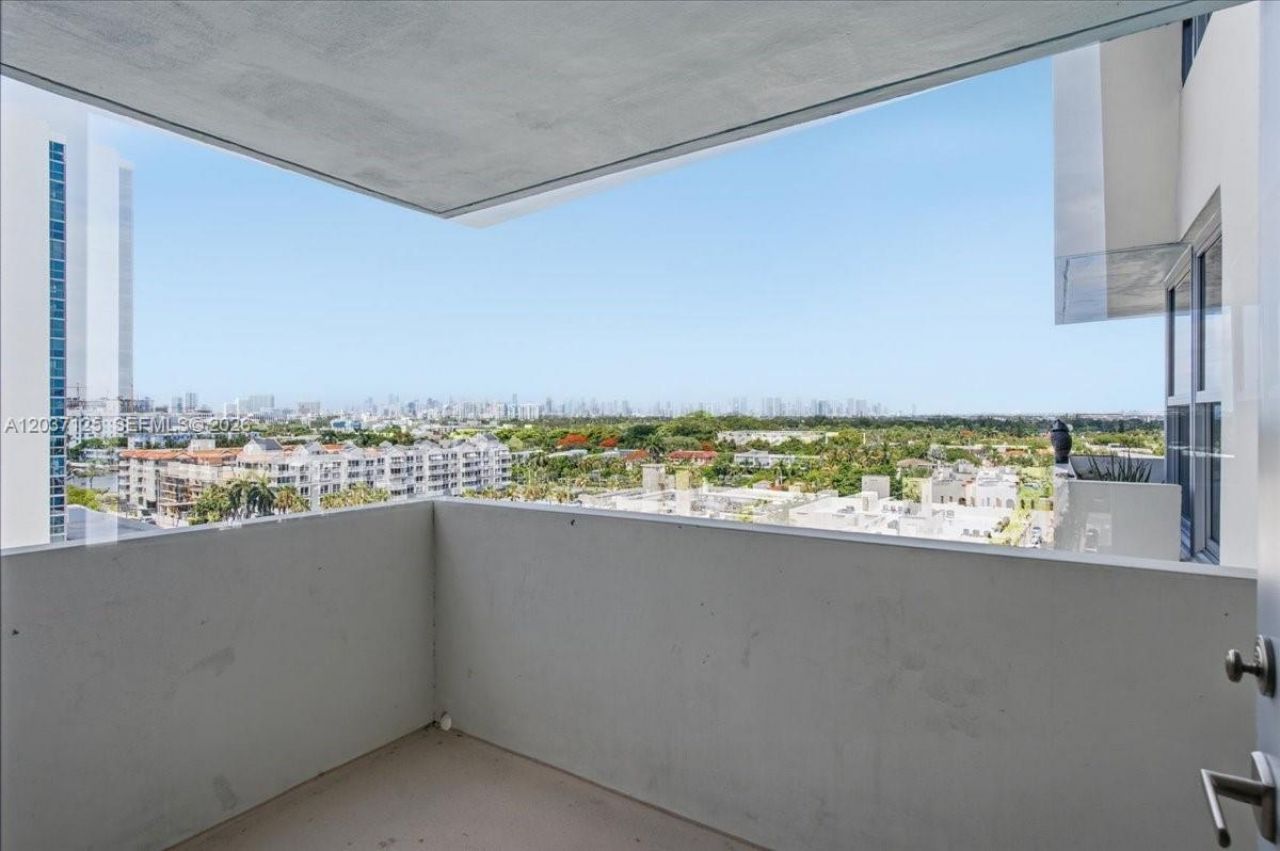 2899 Collins Ave , Unit 1022, Miami Beach, FL 33140 Photo