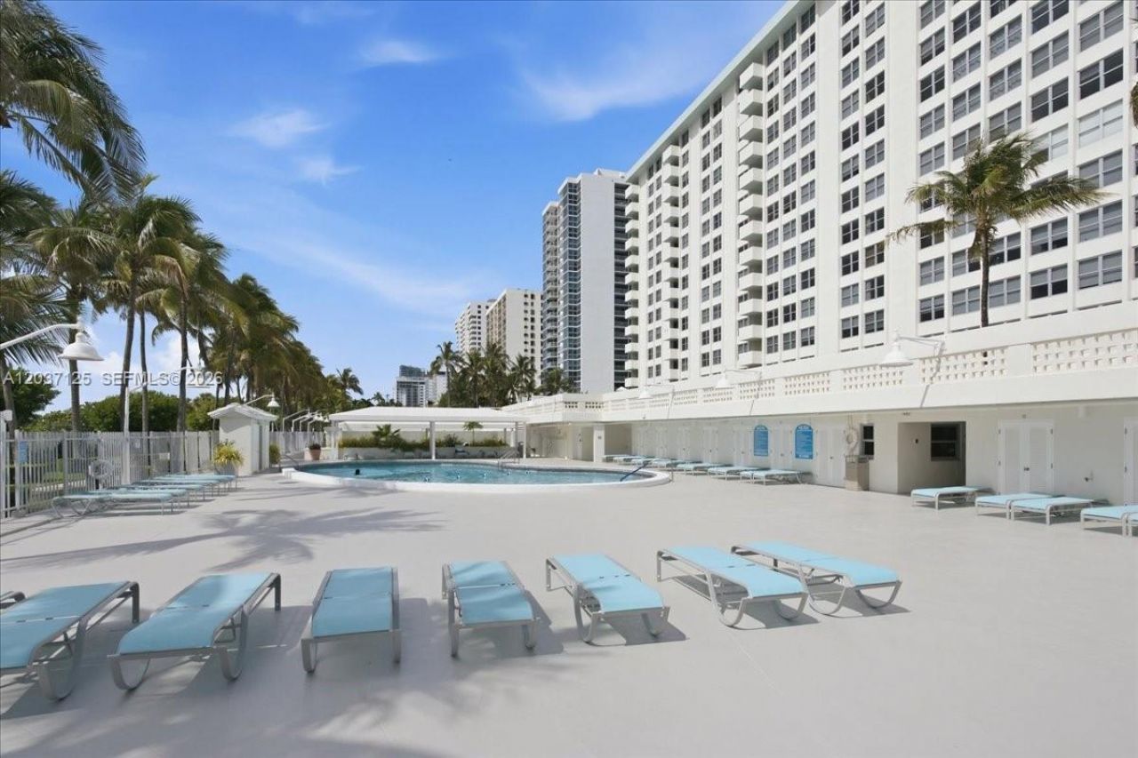 2899 Collins Ave , Unit 1022, Miami Beach, FL 33140 Photo