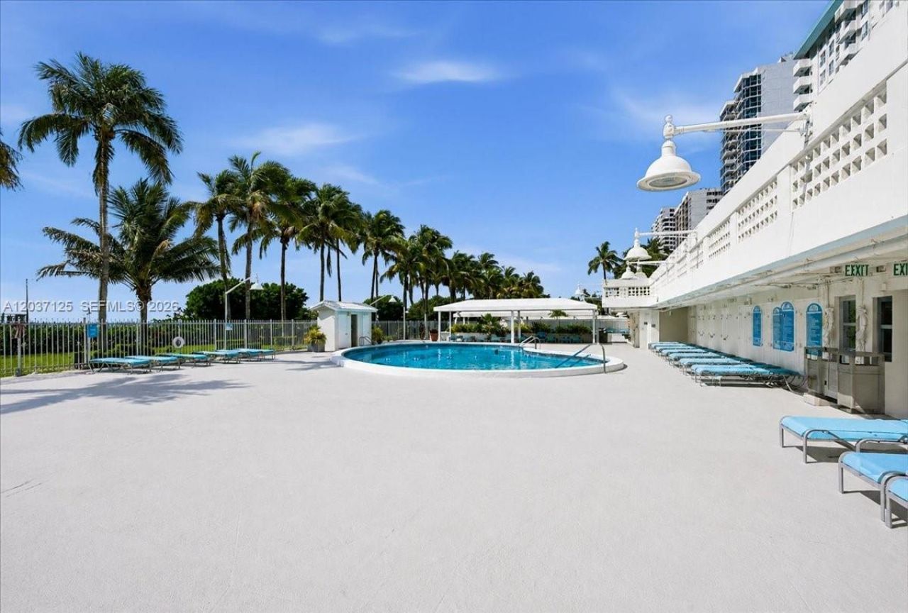 2899 Collins Ave , Unit 1022, Miami Beach, FL 33140 Photo