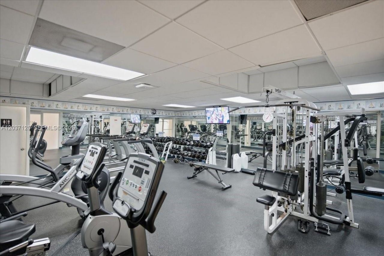 2899 Collins Ave , Unit 1022, Miami Beach, FL 33140 Photo