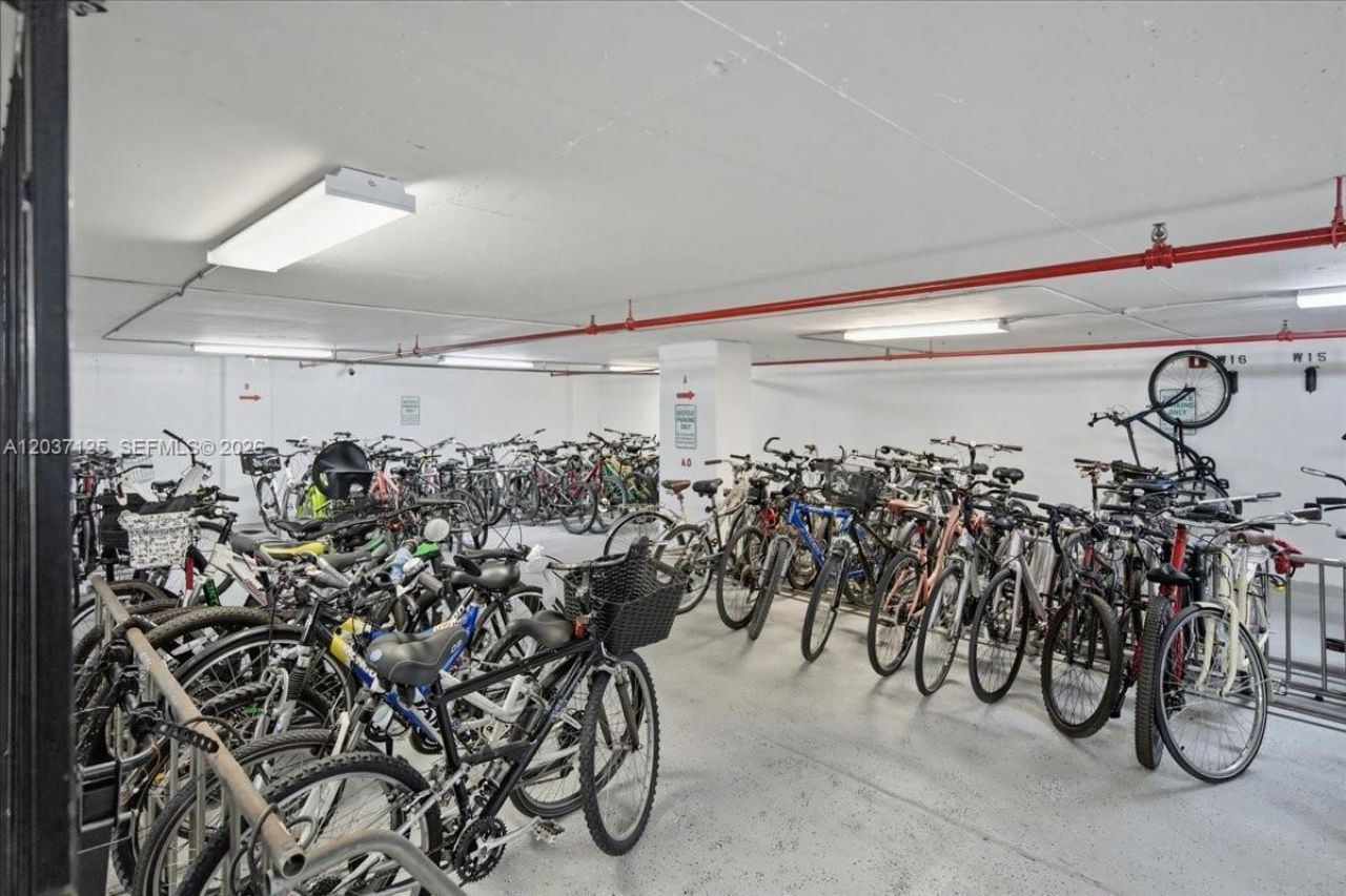 2899 Collins Ave , Unit 1022, Miami Beach, FL 33140 Photo
