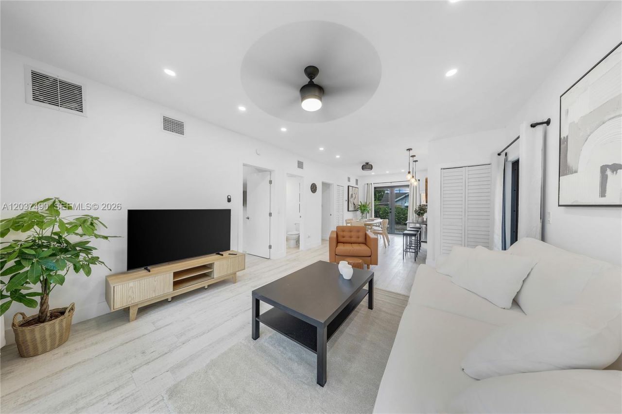 243 NW 32nd St , Miami, FL 33127 Photo
