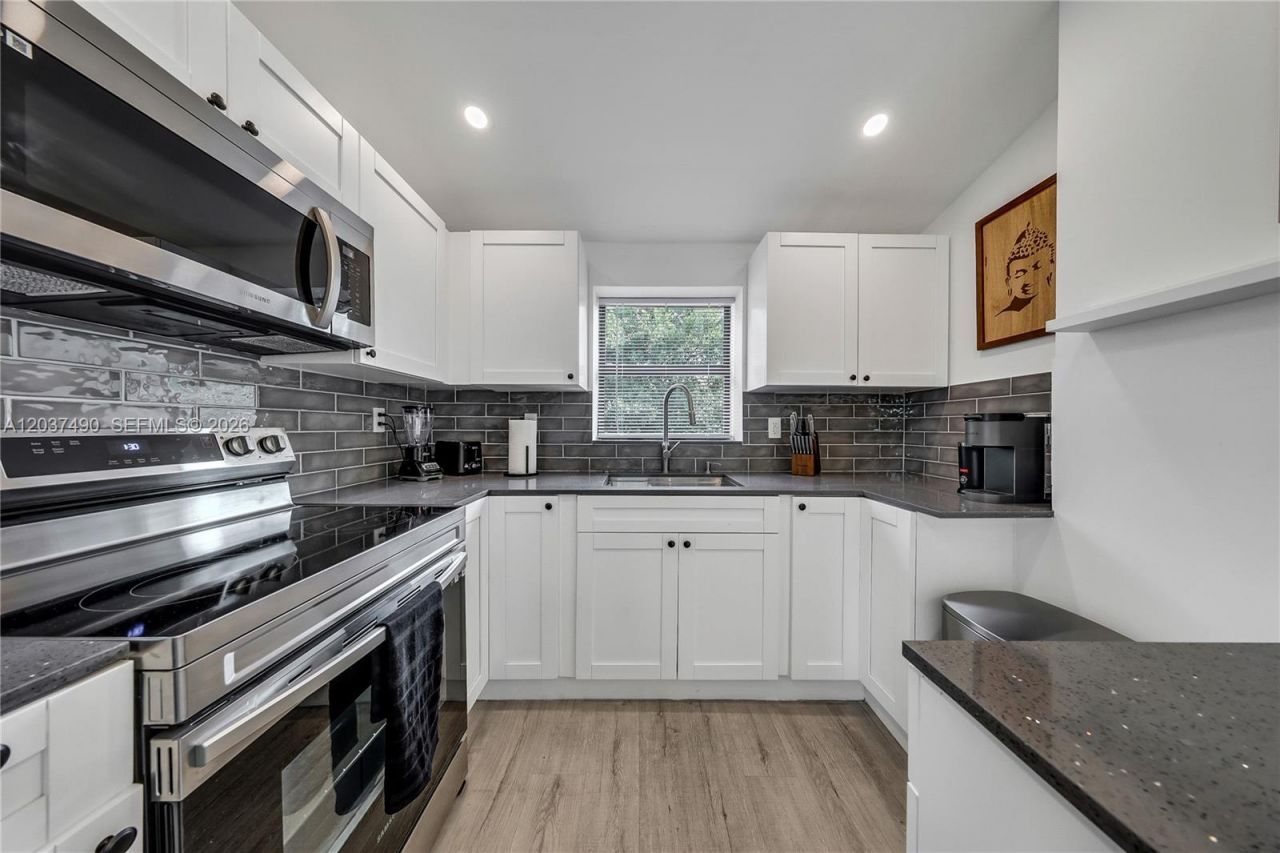 243 NW 32nd St , Miami, FL 33127 Photo
