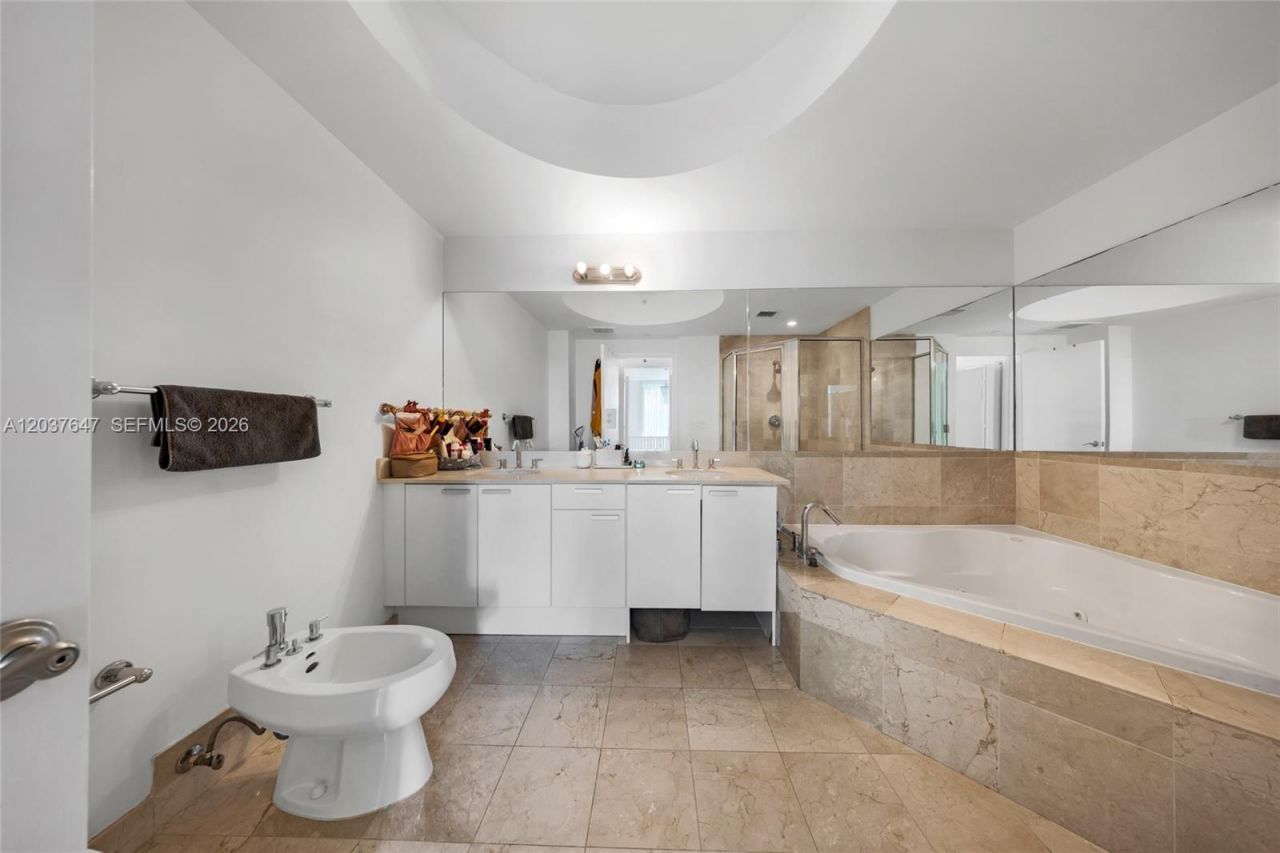 3131 NE 188th St , Unit 2-506, Aventura, FL 33180 Photo