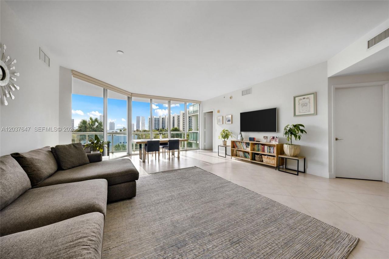 3131 NE 188th St , Unit 2-506, Aventura, FL 33180 Photo