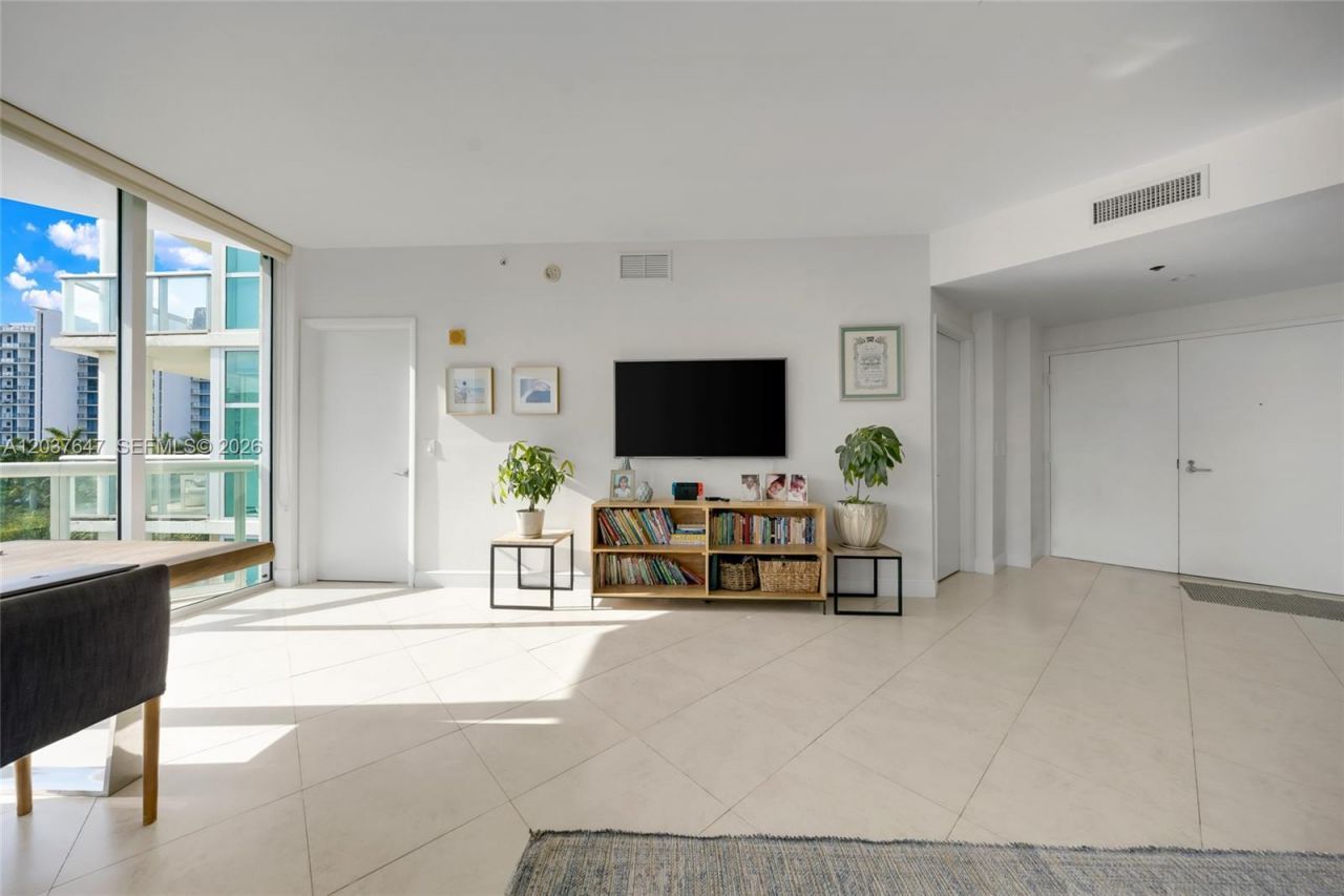 3131 NE 188th St , Unit 2-506, Aventura, FL 33180 Photo