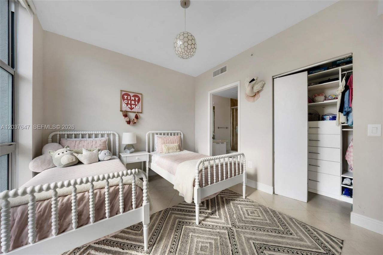 3131 NE 188th St , Unit 2-506, Aventura, FL 33180 Photo