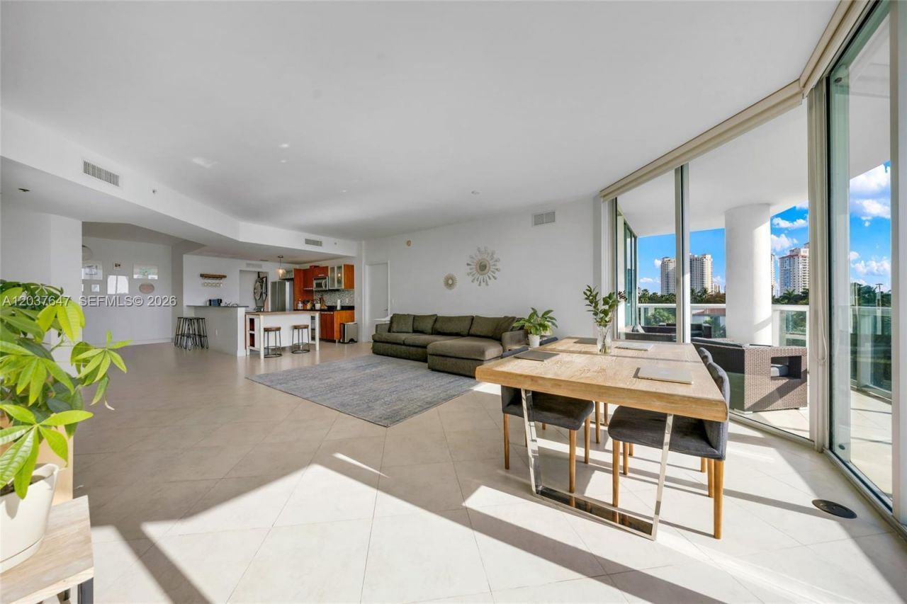 3131 NE 188th St , Unit 2-506, Aventura, FL 33180 Photo