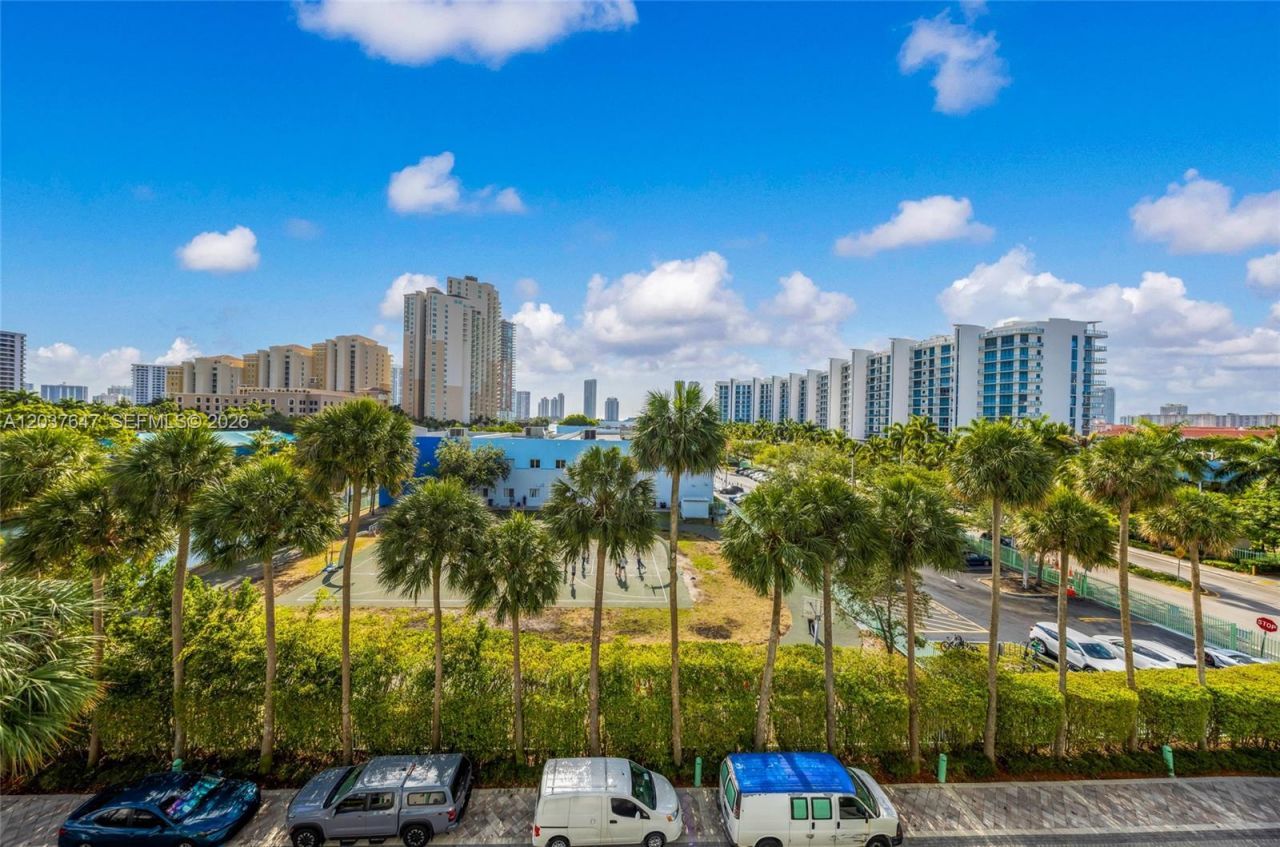 3131 NE 188th St , Unit 2-506, Aventura, FL 33180 Photo