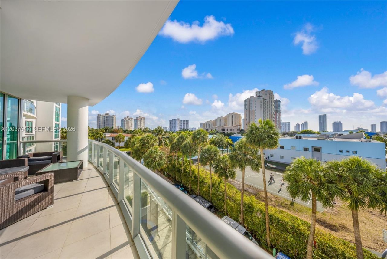 3131 NE 188th St , Unit 2-506, Aventura, FL 33180 Photo