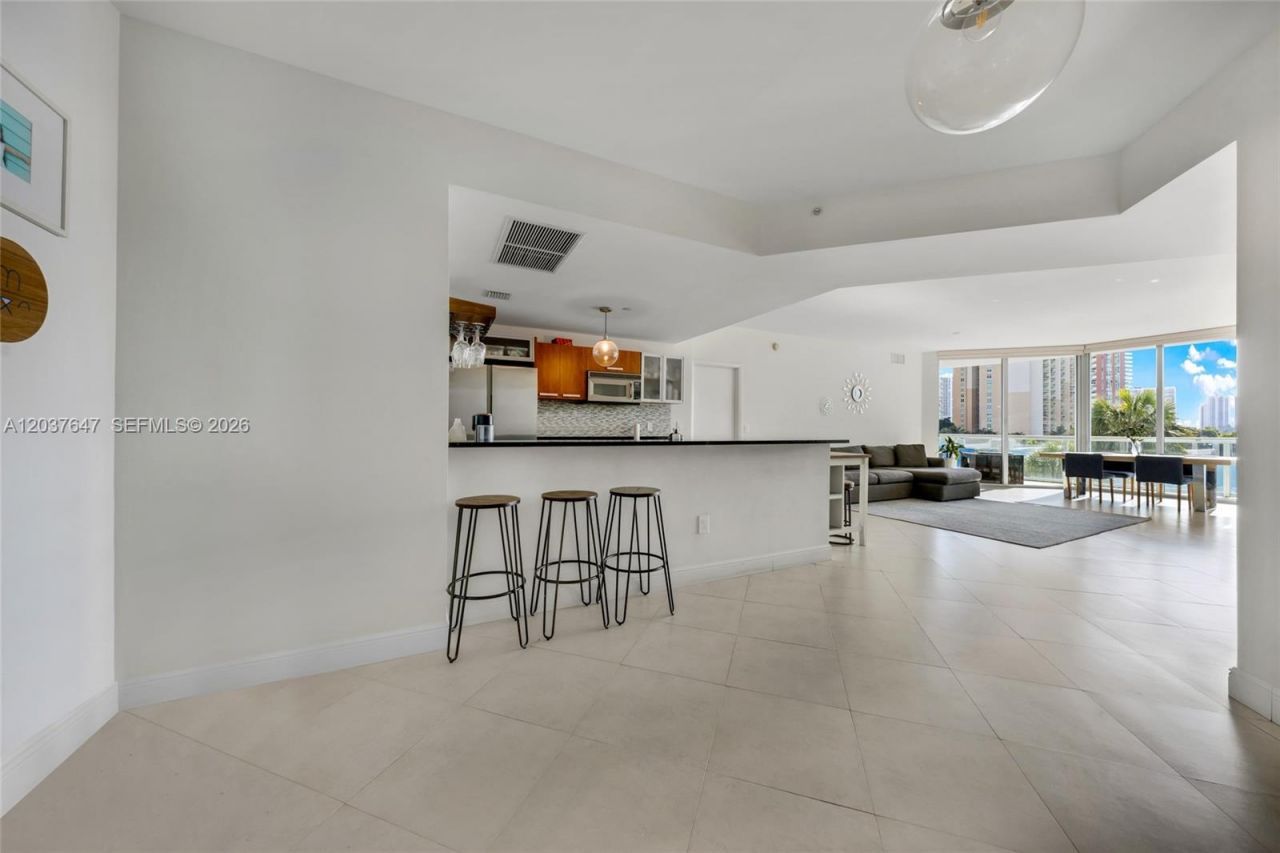 3131 NE 188th St , Unit 2-506, Aventura, FL 33180 Photo