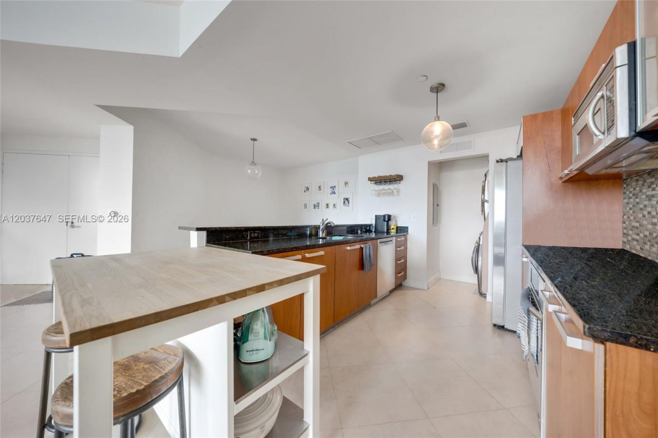 3131 NE 188th St , Unit 2-506, Aventura, FL 33180 Photo