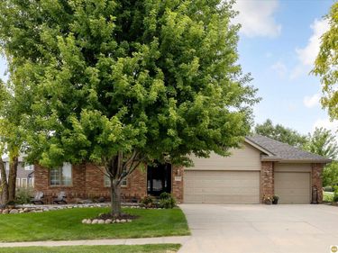 17002 Grant Street, Elkhorn, NE 68116