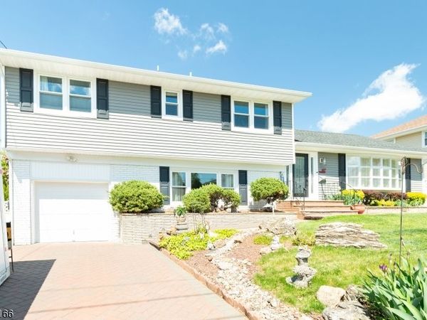 67 Thomas Pl, Edison, NJ 08837