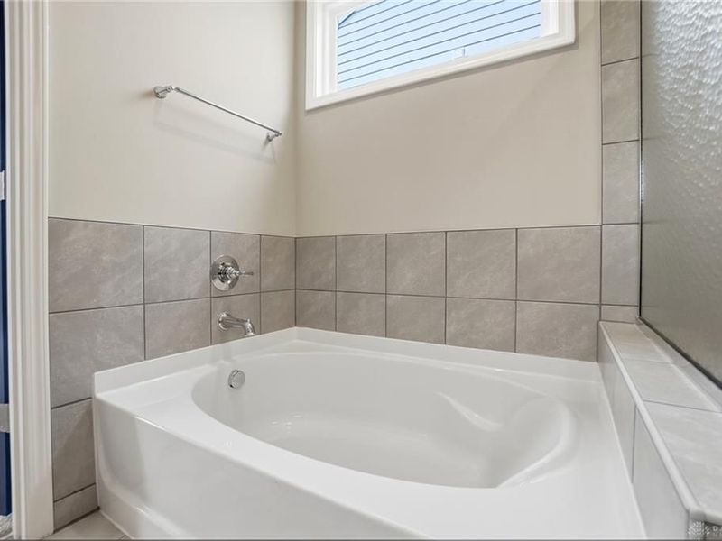 2615 Golden Leaf Drive, Beavercreek, OH 45431 Photo 14