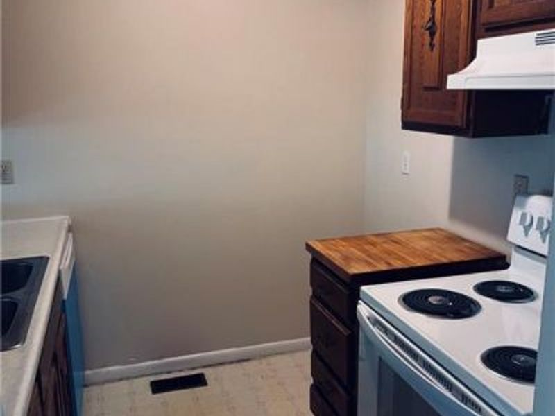 5212 Greencroft Drive, Unit 5210 &, Trotwood, OH 45426 Photo 5